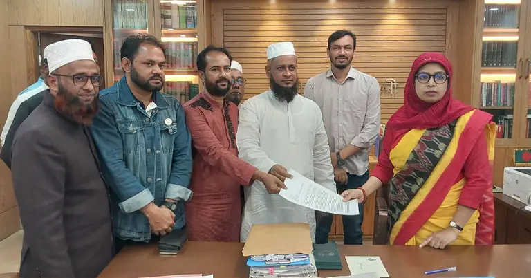 চিঠি হস্তান্তরের মুহূর্ত